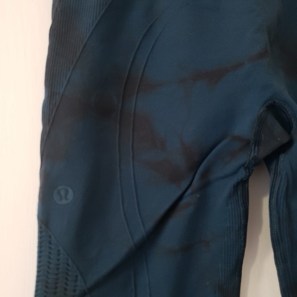 Lululemon Flow & Go Crop 19 inch Leggings Alberta Lake Black Sz 2 - Picture 8 of 10